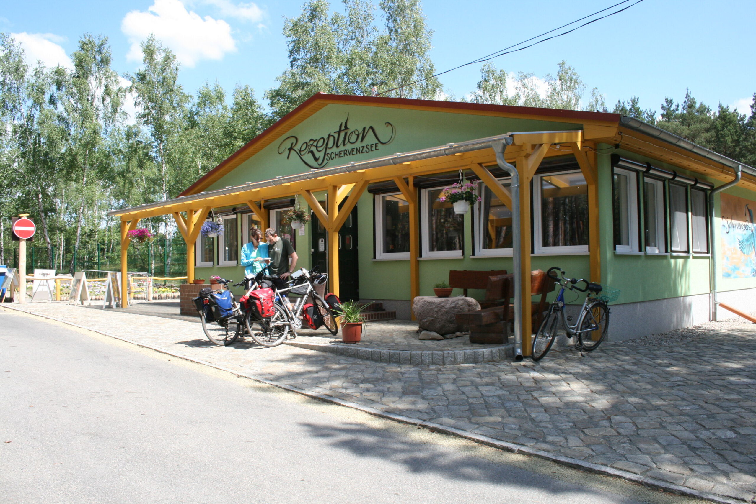 Regenbogenstraße am Campingplatz Schervenzseee